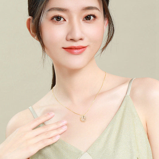 Flip-Style Leaf-to-Heart Clavicle Necklace