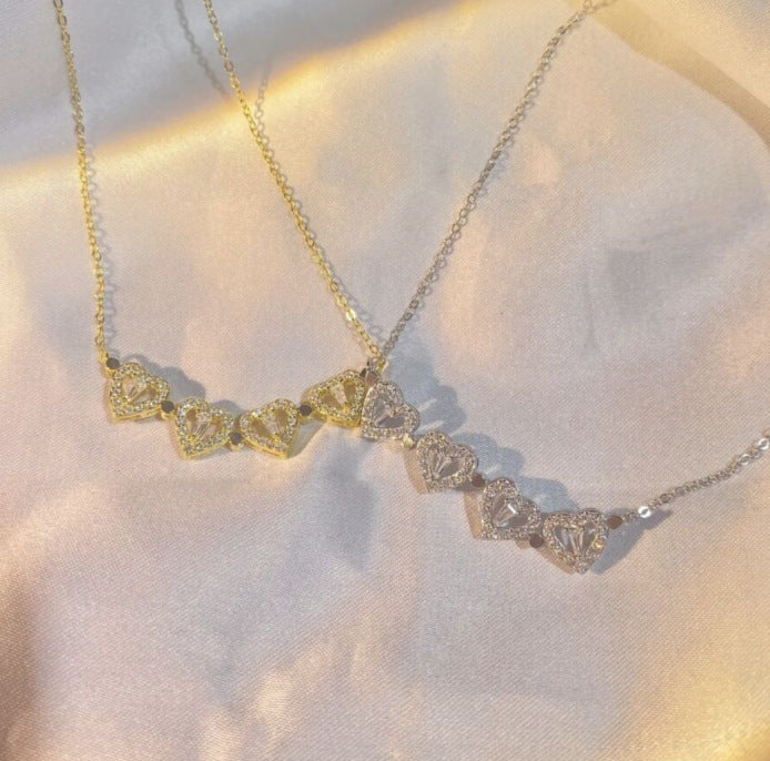 Flip-Style Leaf-to-Heart Clavicle Necklace