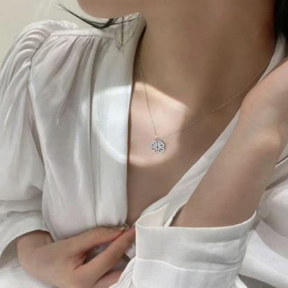 Flip-Style Leaf-to-Heart Clavicle Necklace